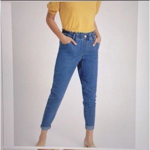 Banana Republic High Rise Paperbag-waist Pull-on Jean Size: 28/6